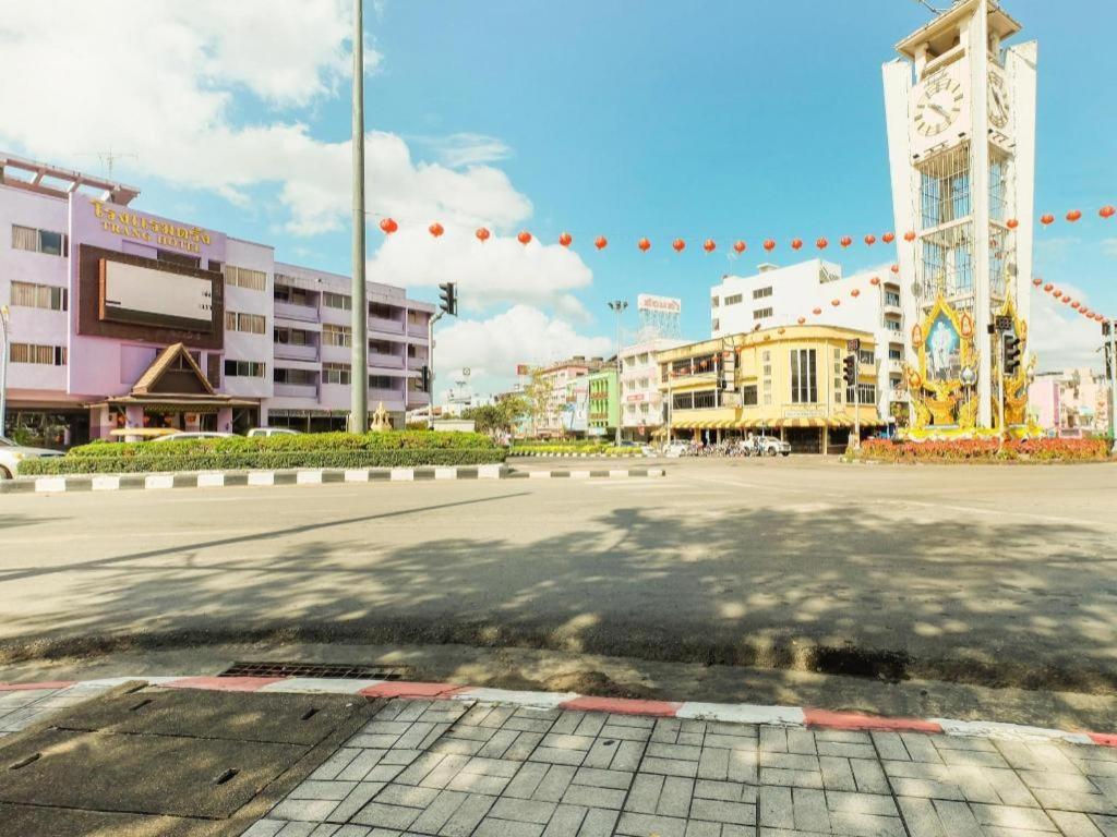 Oyo 565 Trang Hotel Dış mekan fotoğraf