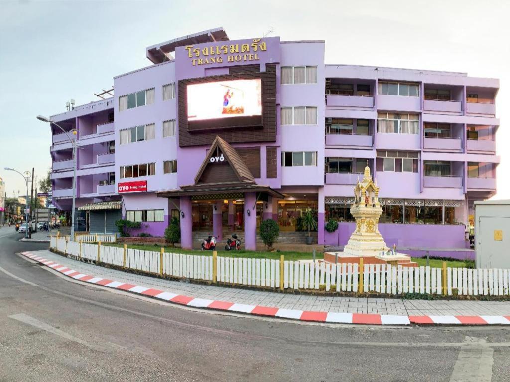 Oyo 565 Trang Hotel Dış mekan fotoğraf