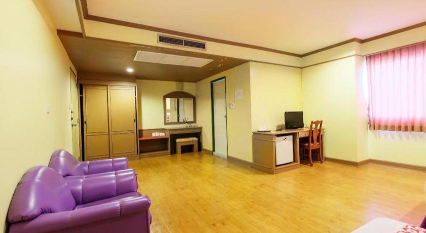 Oyo 565 Trang Hotel Dış mekan fotoğraf